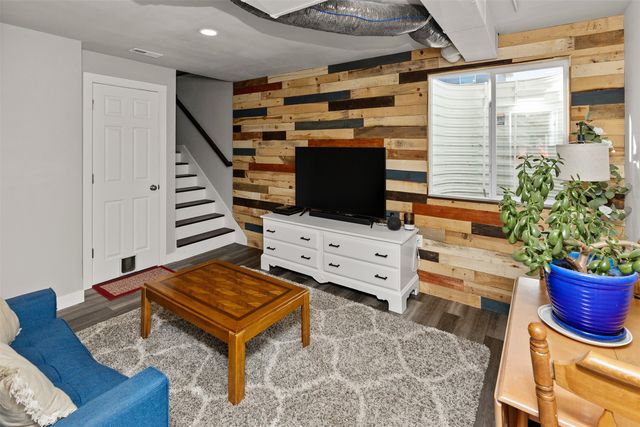 616 NE Pearl Drive, Ankeny, IA 50021