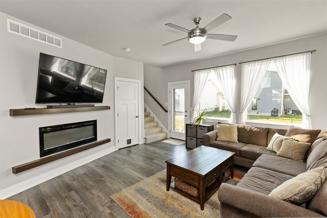 616 NE Pearl Drive, Ankeny, IA 50021