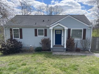 3821 Sentinel Dr, Nashville, TN 37209
