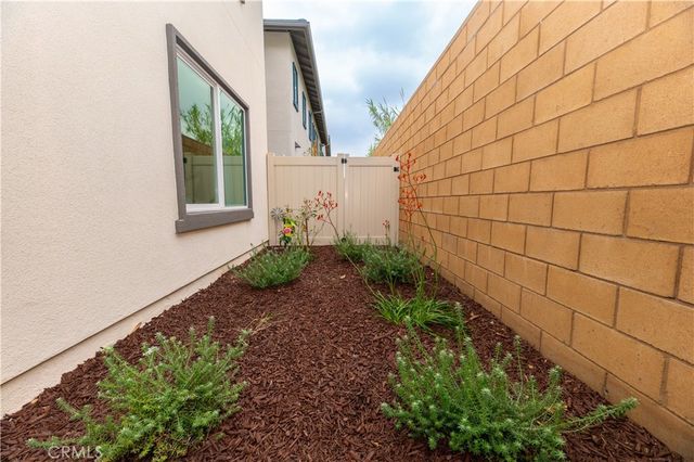 8183 Amerena Way, Fontana, CA 92335