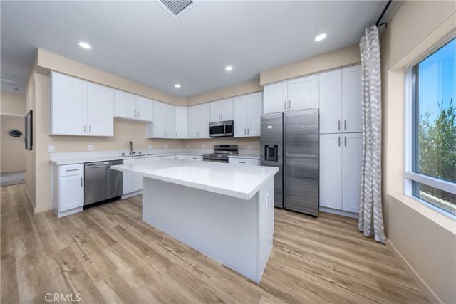 8183 Amerena Way, Fontana, CA 92335
