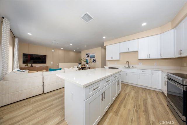 8183 Amerena Way, Fontana, CA 92335