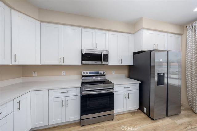 8183 Amerena Way, Fontana, CA 92335