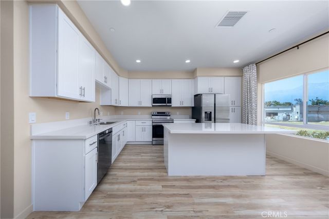 8183 Amerena Way, Fontana, CA 92335