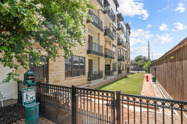 1616 W Dallas Street 120, Houston, TX 77019