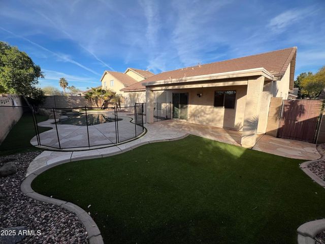 13709 W Cottonwood Street, Surprise, AZ 85374