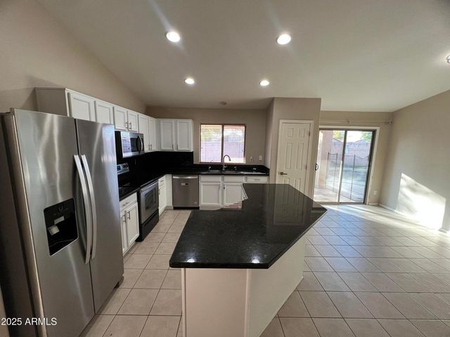 13709 W Cottonwood Street, Surprise, AZ 85374