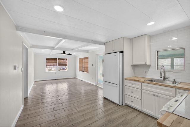 8420 SE Eagle Avenue, Hobe Sound, FL 33455