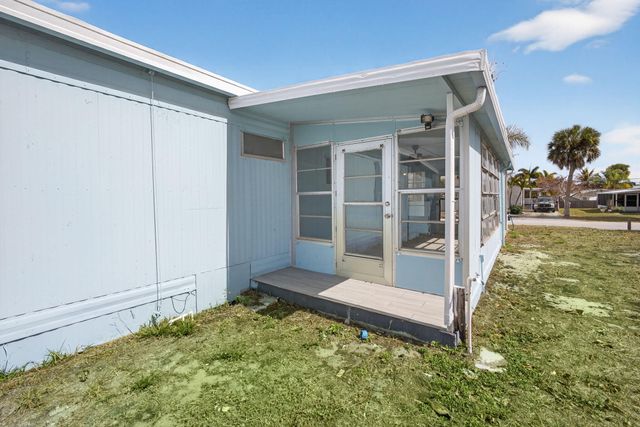 8420 SE Eagle Avenue, Hobe Sound, FL 33455