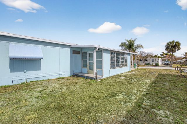 8420 SE Eagle Avenue, Hobe Sound, FL 33455