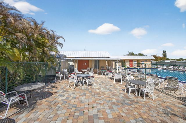 8420 SE Eagle Avenue, Hobe Sound, FL 33455