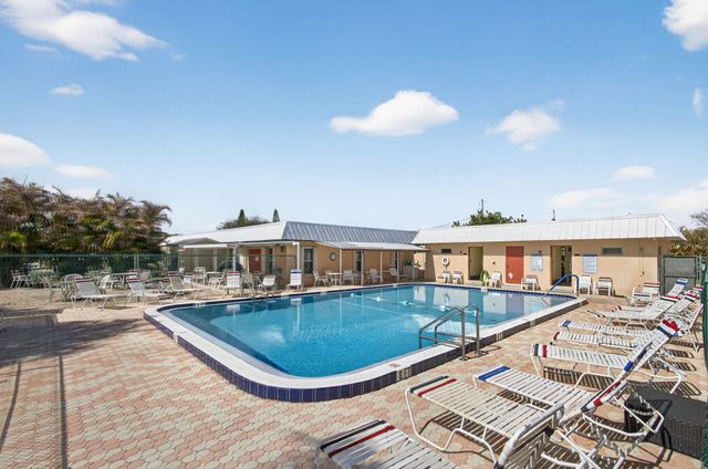 8420 SE Eagle Avenue, Hobe Sound, FL 33455