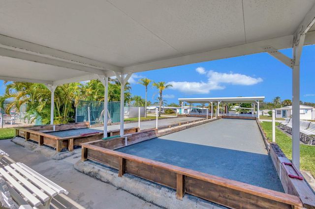 8420 SE Eagle Avenue, Hobe Sound, FL 33455