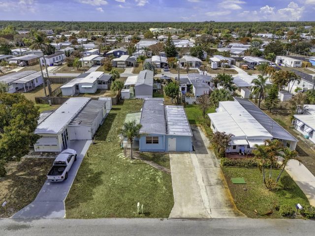 8420 SE Eagle Avenue, Hobe Sound, FL 33455