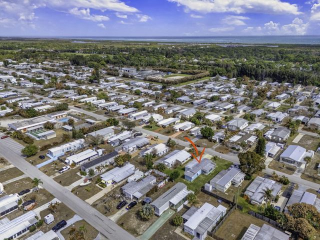 8420 SE Eagle Avenue, Hobe Sound, FL 33455