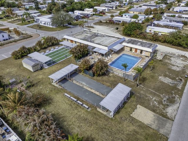 8420 SE Eagle Avenue, Hobe Sound, FL 33455