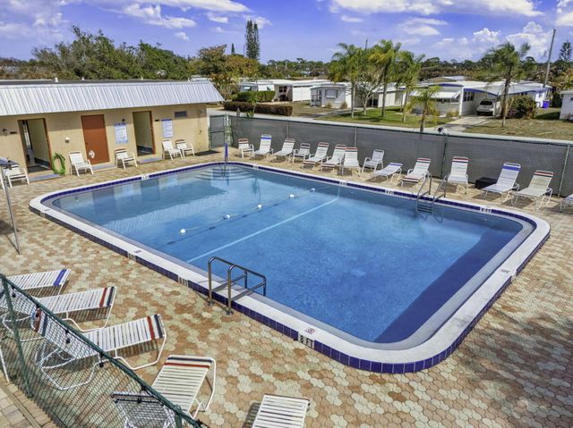 8420 SE Eagle Avenue, Hobe Sound, FL 33455