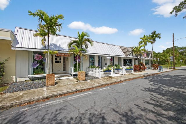 8420 SE Eagle Avenue, Hobe Sound, FL 33455