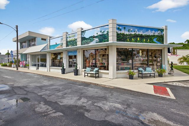 8420 SE Eagle Avenue, Hobe Sound, FL 33455