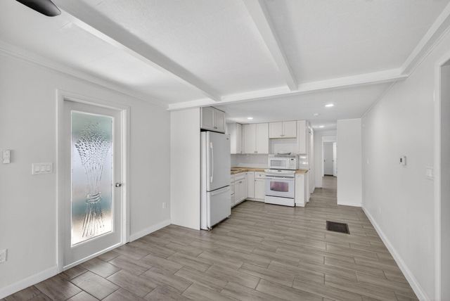 8420 SE Eagle Avenue, Hobe Sound, FL 33455