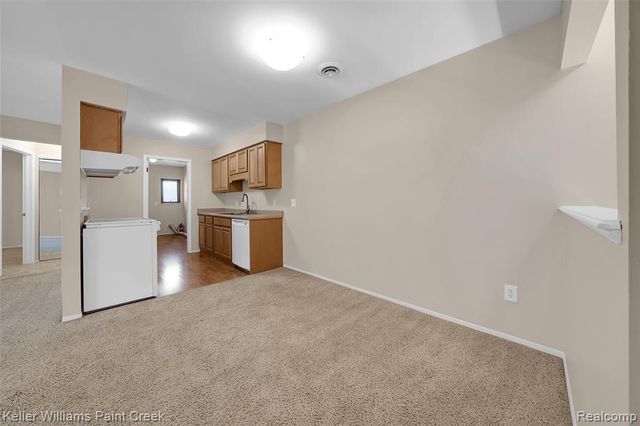 809 Corners Court 23, Lake Orion, MI 48362