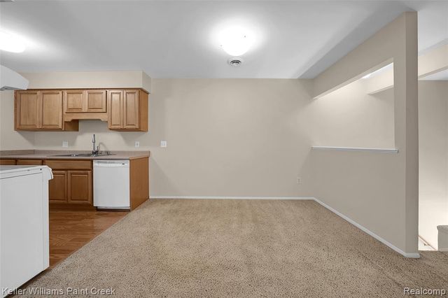809 Corners Court 23, Lake Orion, MI 48362