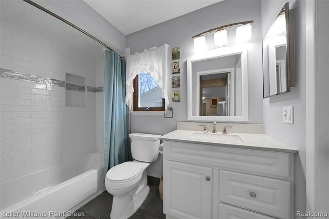 809 Corners Court 23, Lake Orion, MI 48362