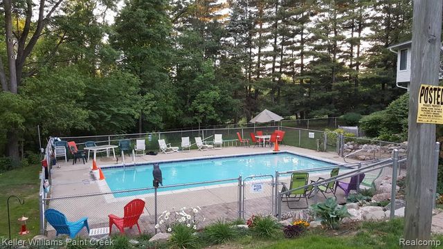 809 Corners Court 23, Lake Orion, MI 48362