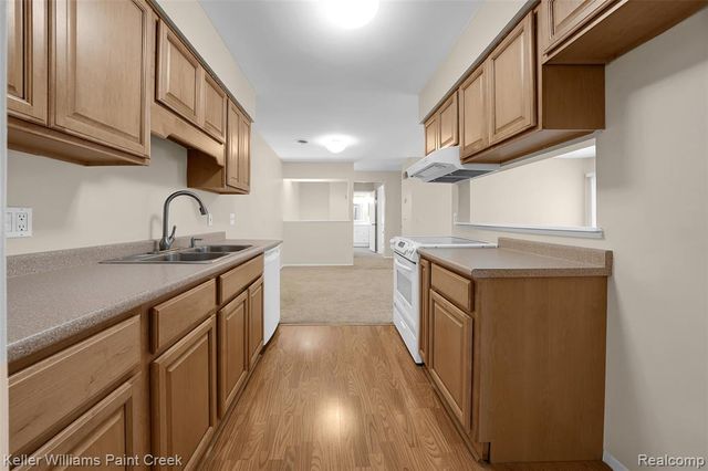 809 Corners Court 23, Lake Orion, MI 48362