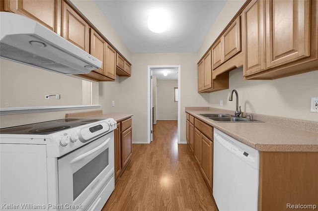 809 Corners Court 23, Lake Orion, MI 48362