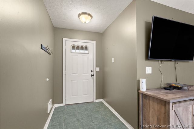 906 Presidential Place, Jeffersonville, IN 47130