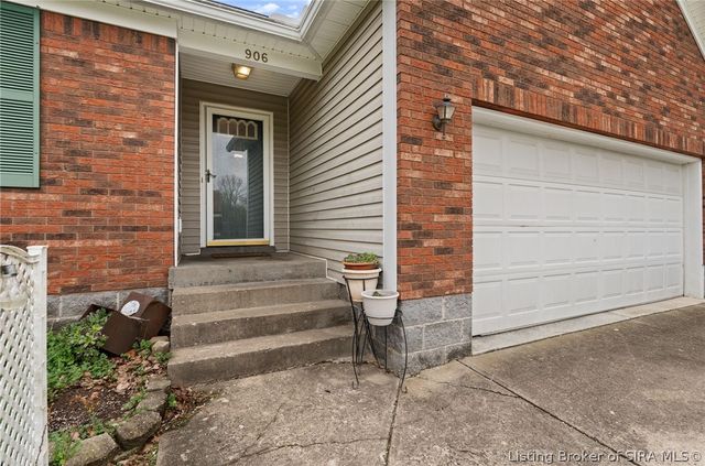 906 Presidential Place, Jeffersonville, IN 47130