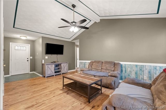 906 Presidential Place, Jeffersonville, IN 47130