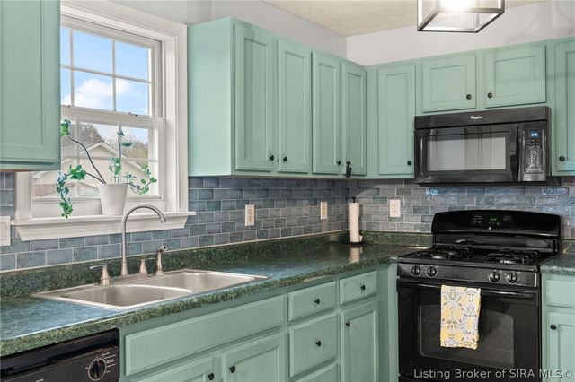 906 Presidential Place, Jeffersonville, IN 47130