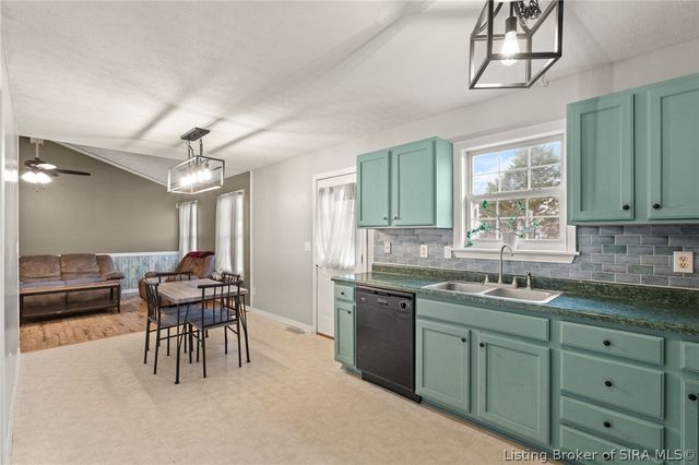 906 Presidential Place, Jeffersonville, IN 47130