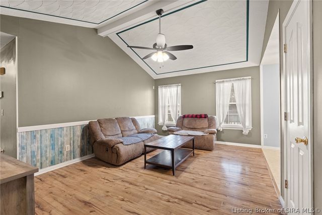 906 Presidential Place, Jeffersonville, IN 47130