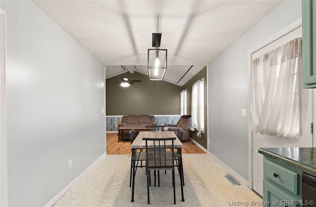 906 Presidential Place, Jeffersonville, IN 47130