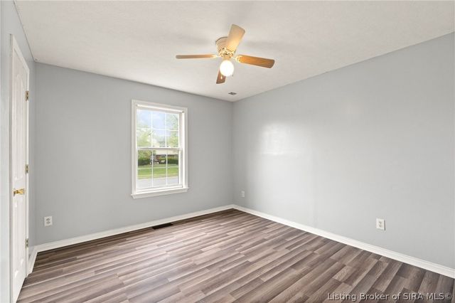 906 Presidential Place, Jeffersonville, IN 47130