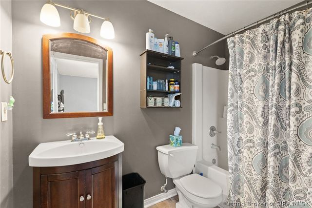 906 Presidential Place, Jeffersonville, IN 47130