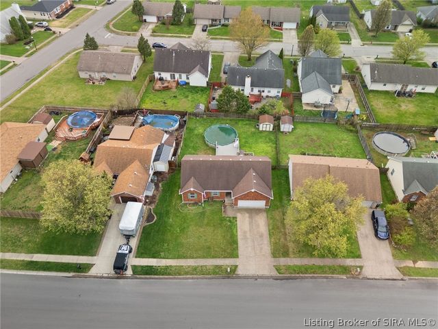 906 Presidential Place, Jeffersonville, IN 47130