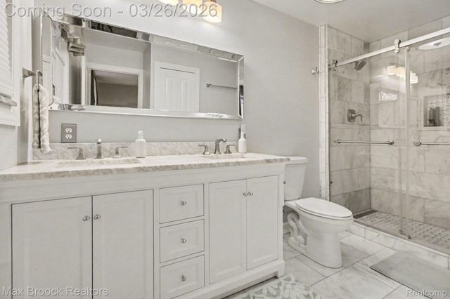 2261 Avondale Street, Sylvan Lake, MI 48320