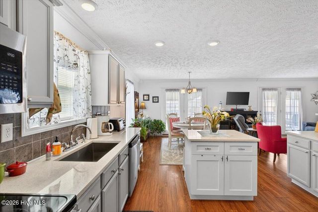 1036 Palm Court SW, Calabash, NC 28467