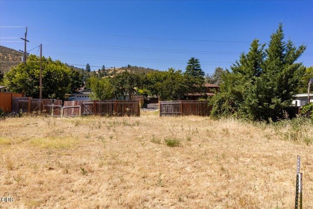 1019 Talent Avenue, Talent, OR 97540
