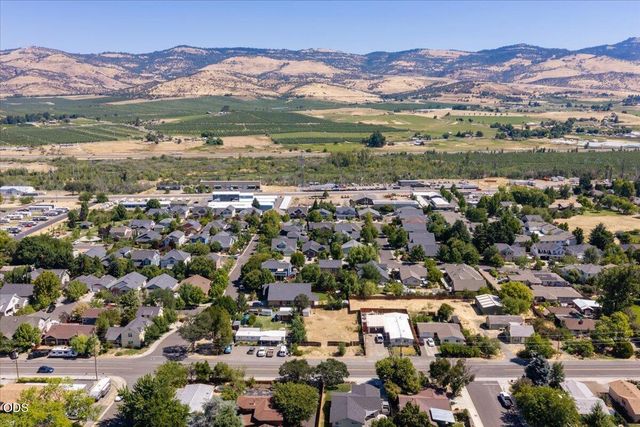 1019 Talent Avenue, Talent, OR 97540