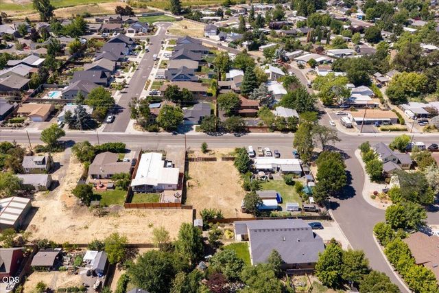 1019 Talent Avenue, Talent, OR 97540