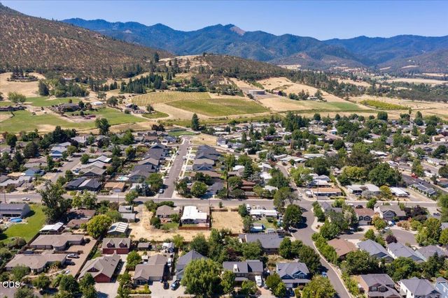 1019 Talent Avenue, Talent, OR 97540