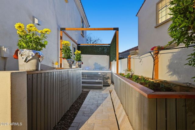 2318 W SUNRISE Place, Chandler, AZ 85248