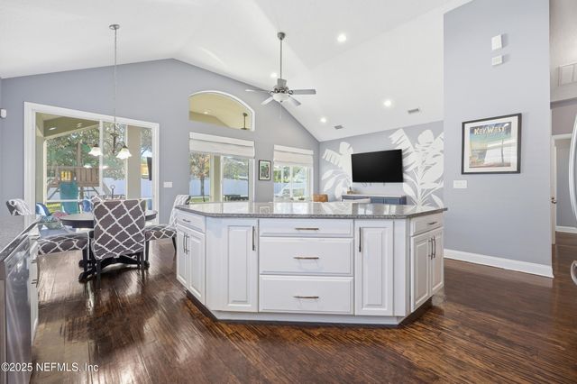 325 HOWLAND Drive, Ponte Vedra, FL 32081