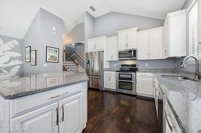 325 HOWLAND Drive, Ponte Vedra, FL 32081