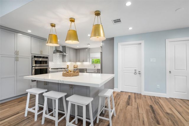 4907 Golf Drive, Houston, TX 77018